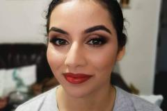 Makeup by Mirna: Makeup artist