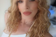 Makeup by Mirna: Makeup artist Hertfordshire, Makeup artist Cambridgeshire, Makeup artist London