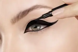Eyeliner application
