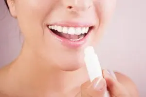 moisturising lips