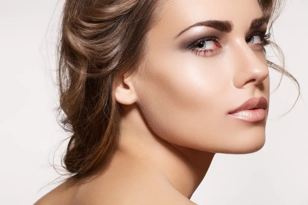 Here’s how you can achieve summer’s hottest new makeup trend: