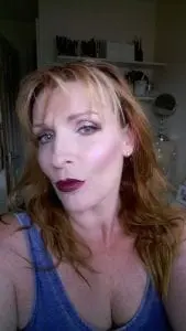 Matching eyeshadow and lipstick pic 2